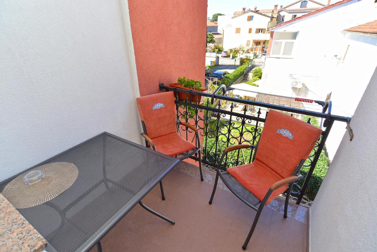 Martin 2224 Apartment *